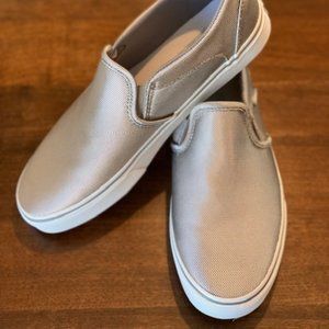 VANS (NEW!) metallic silver Asher slip on women’s size 9.5